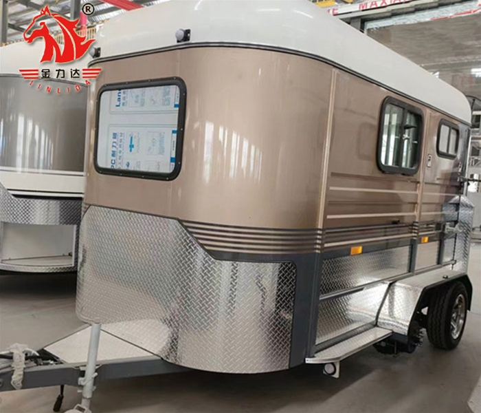 拖掛箱車(chē)